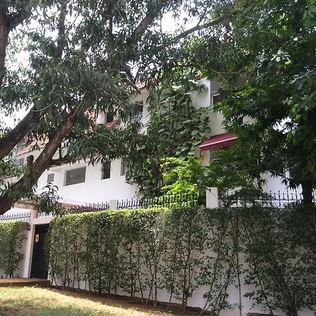 Residence Le Flamboyant Abidjan Exterior foto